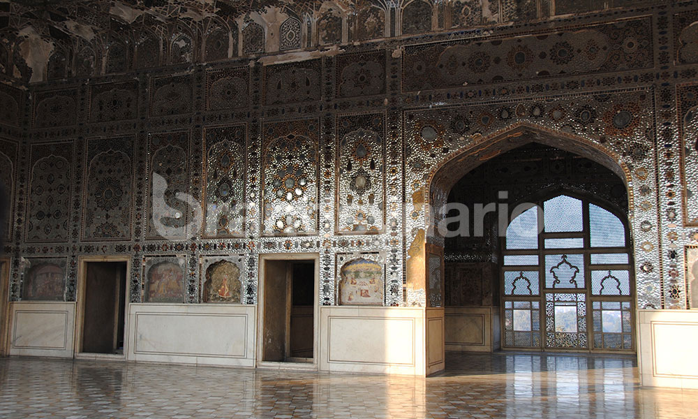 Thousands of Tiny Mirrors Decorate the Walls of Sheesh Mahal