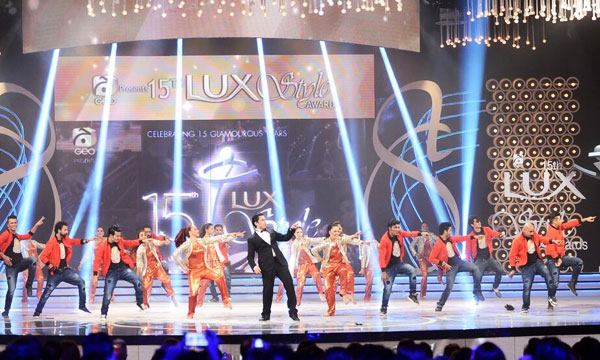 Ali-Zafar-Lux-Style-Awards