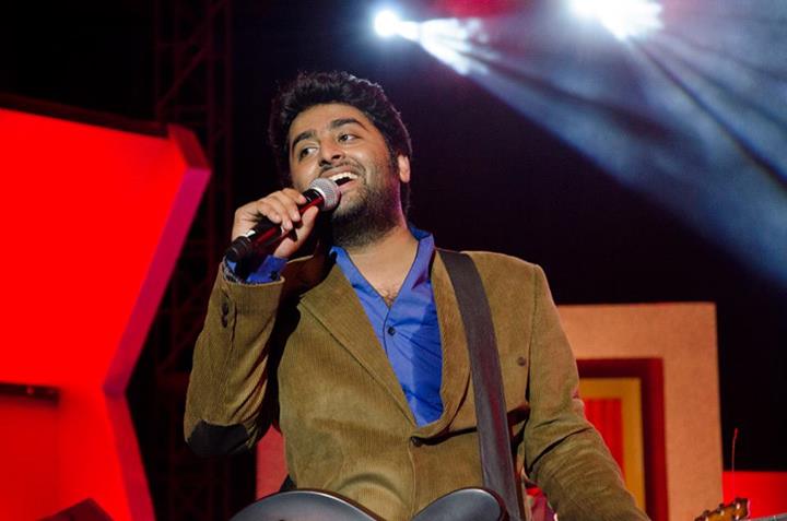 Arijit_Singh_in_-Ebela_Ami_Amar_Moto_Samman_Award_2013-