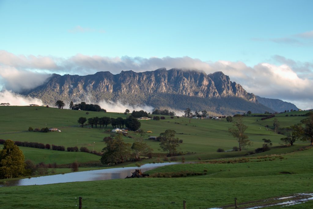 Cradle_Mountain,_Tasmania,_Australia