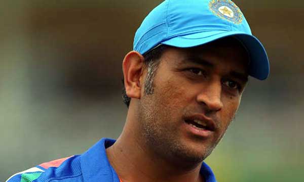 Dhoni-suffers-back-spasm