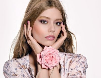 Ondria Hardin wearing the "Glowing Gardens" makeup collection from Dior Beauty