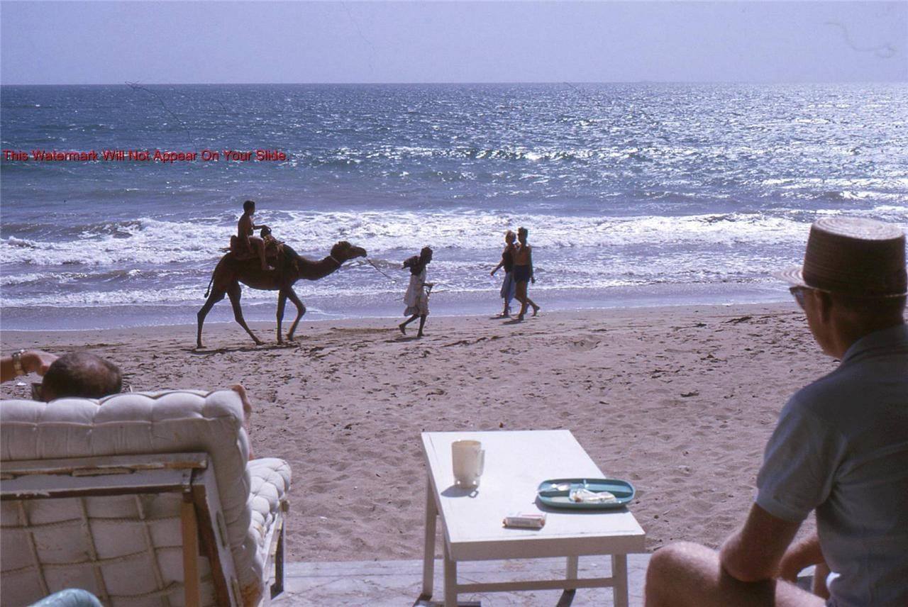 hawkes-bay-beach-karachi-in-60s