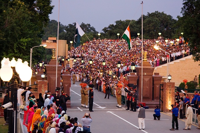 International_border_at_Wagah_-_evening_flag_lowering_ceremony