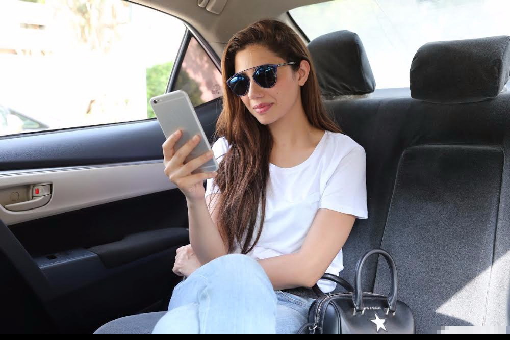 Mahira Khan - Uber's Rider Zero in Karachi [F]