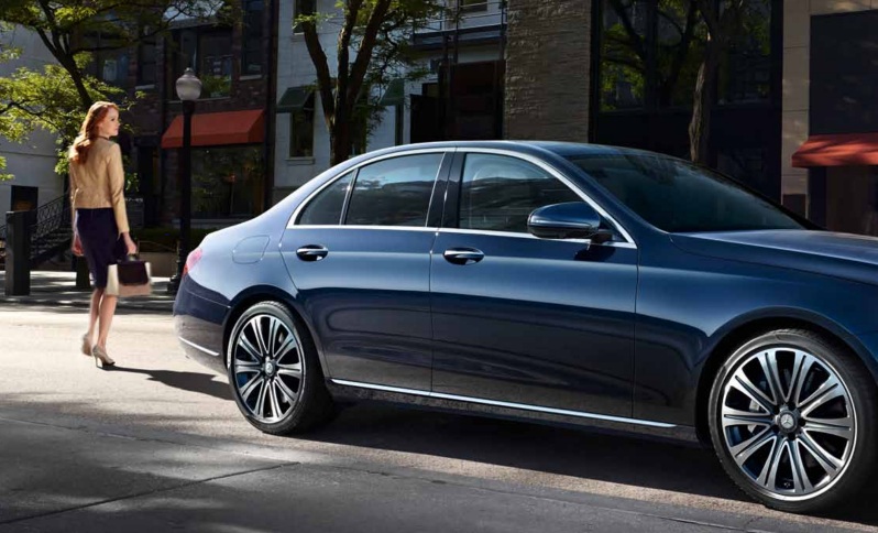 mercedes-e-200-exterior-alloy-brandsynario