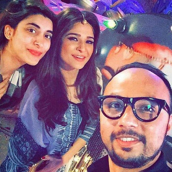 Nomi Ansari on the sets of TWO+TWO with wyesha and urwah