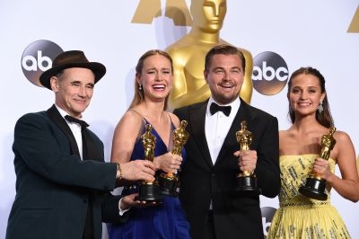 Oscar winners Mark Rylance, Brie Larson, Leonardo DiCaprio and Alicia Vikander (left to right) pose for a picture at the 88th Academy Awards