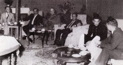 Quaid-e-Azam with civil servants