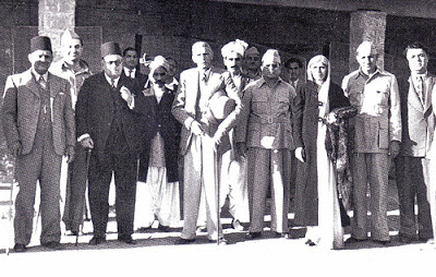 Quaid-e-Azam with his main partymen, Karachi, 1947