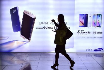 South Korean giant Samsung maintained its lead in the smartphone market in the first quarter of 2016.