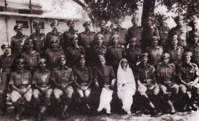 jinnah with army men