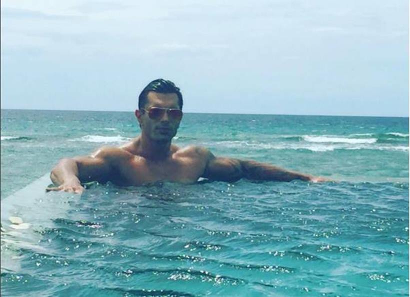 Karan Singh Grover at Honeymoon pictures in Maldives