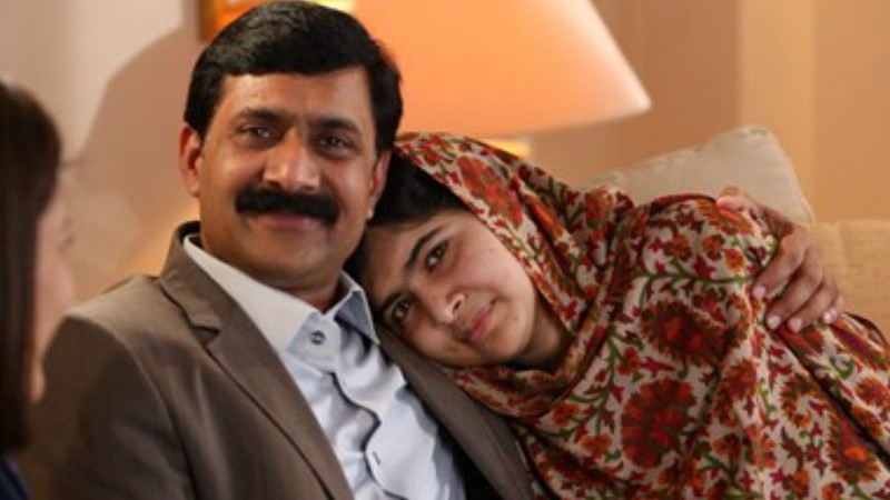 malala yousufzai with father Ziauddin Yousufzai