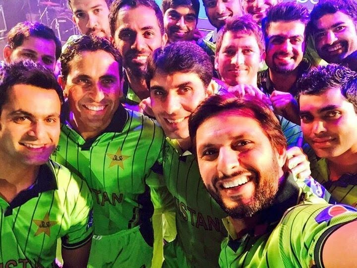 pakistani cricket team selfie