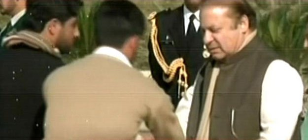 PM Nawaz give medals