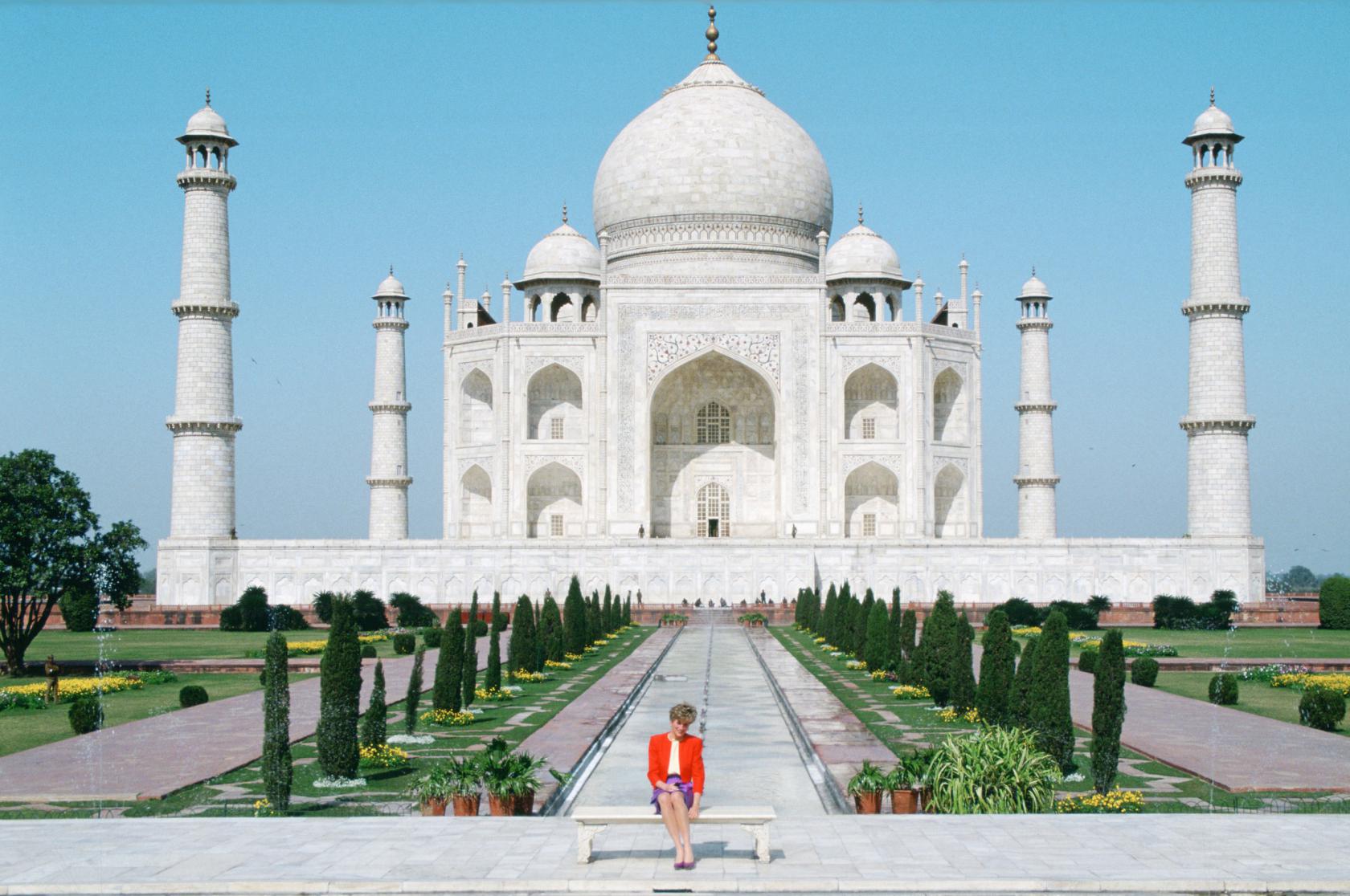 INDIA - FEBRUARY 11:  Diana Princess of Wales sits in front of the Taj Mahal during a visit to India  (Photo by Tim Graham/Getty Images)