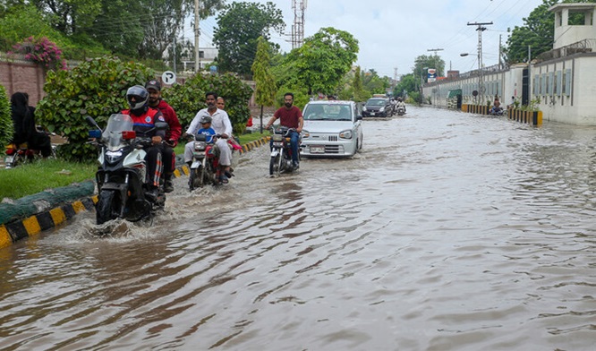 Monsoon rains: District administration Lahore and WASA mobilized
