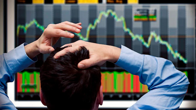 Trump's tariff threats; Indian stock markets crash