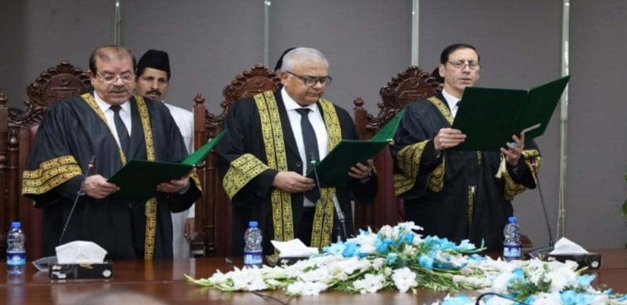 Two more judges of the Federal Constitutional Court took oath, bringing the number of judges to 7.