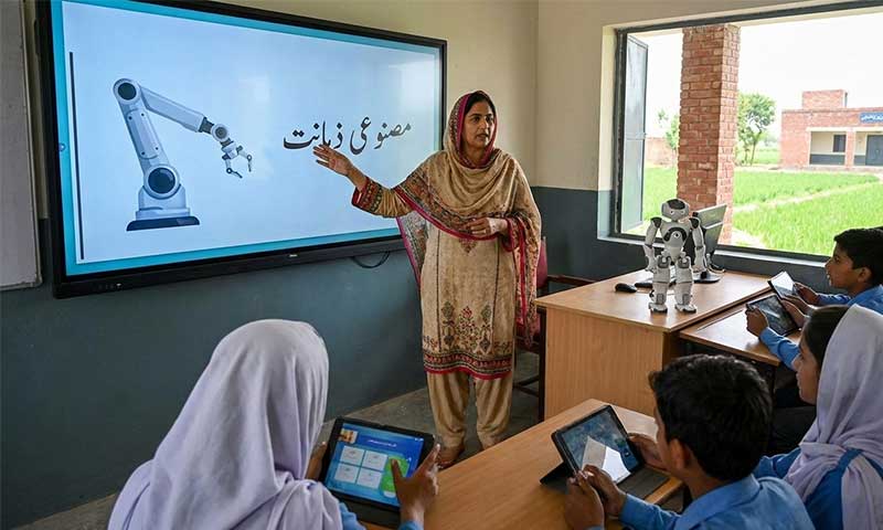 Chief Minister Maryam Nawaz Sharif has declared the use of AI mandatory in Punjab schools.