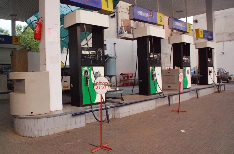 Petrol Pump Association threatens to close stations across the country