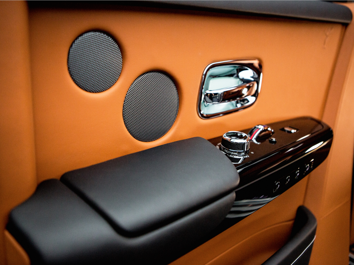 Rolls Royce Phantom двери