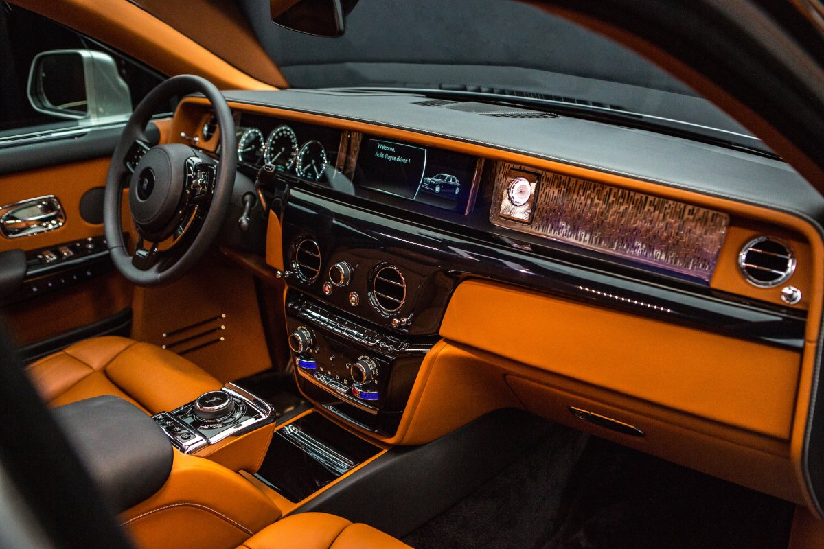 Rolls Royce Phantom 2025 Interior Tani Therese