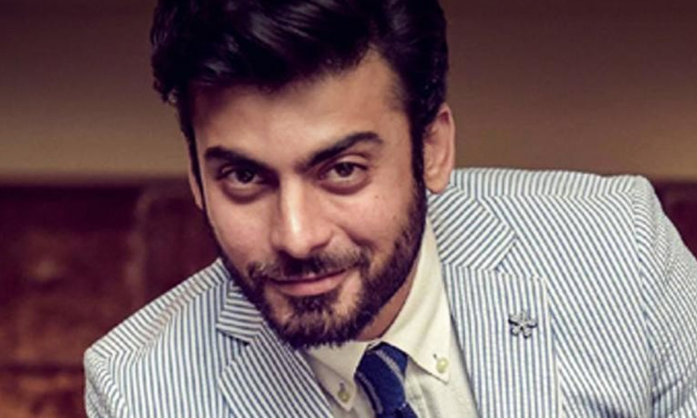 Fawad Khan Has a New Look and Social Media Cannot Handle It! - Brandsynario Fawad Khan Has a New Look and Social Media Cannot Handle It! - Brandsynario