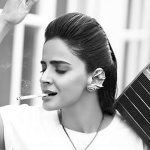 saba qamar smoking