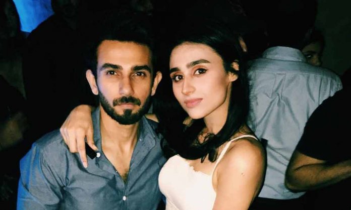 17 Celebrities Who Married Their Fans Because Life Really Can Be That Good