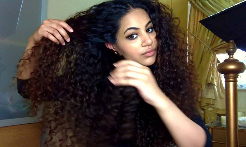 5 Ways to Stop Your Curly Hair from Going Crazy! - Brandsynario