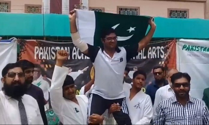 Pakistan beat India