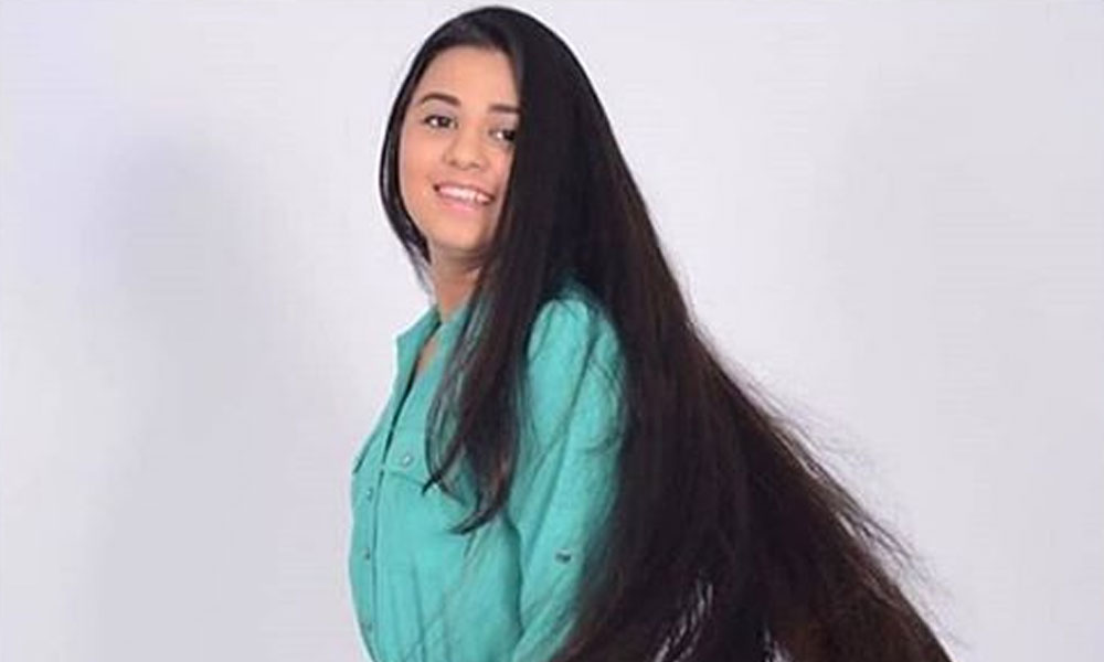 22 Year Old Pakistani Female Squash Player with Longest Hair Record Bags Two Awards in America! - Brandsynario 22 Year Old Pakistani Female Squash Player with Longest Hair Record Bags Two Awards in America! - Brandsynario