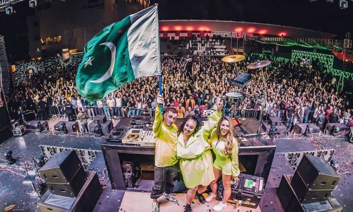 Clean Bandit in Pakistan