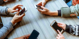 smartphones under 25000