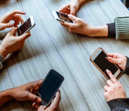 smartphones under 25000