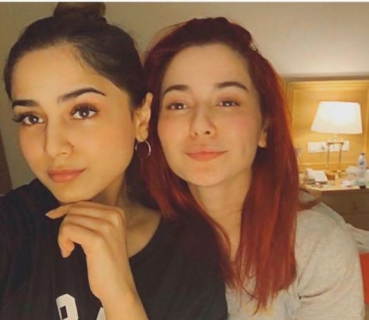 Hania Amir cooking session
