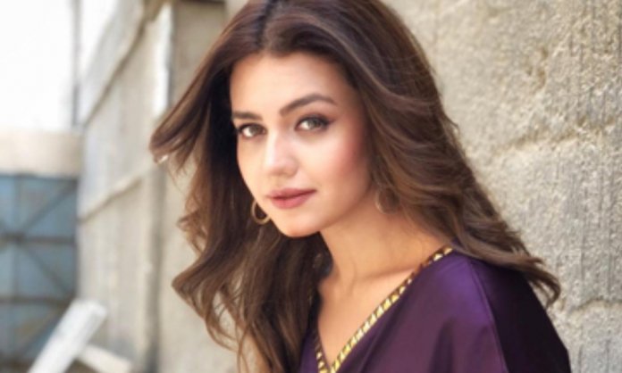 Zara Noor Abbas Shares She Has Been Diagnosed With Clinical Depression