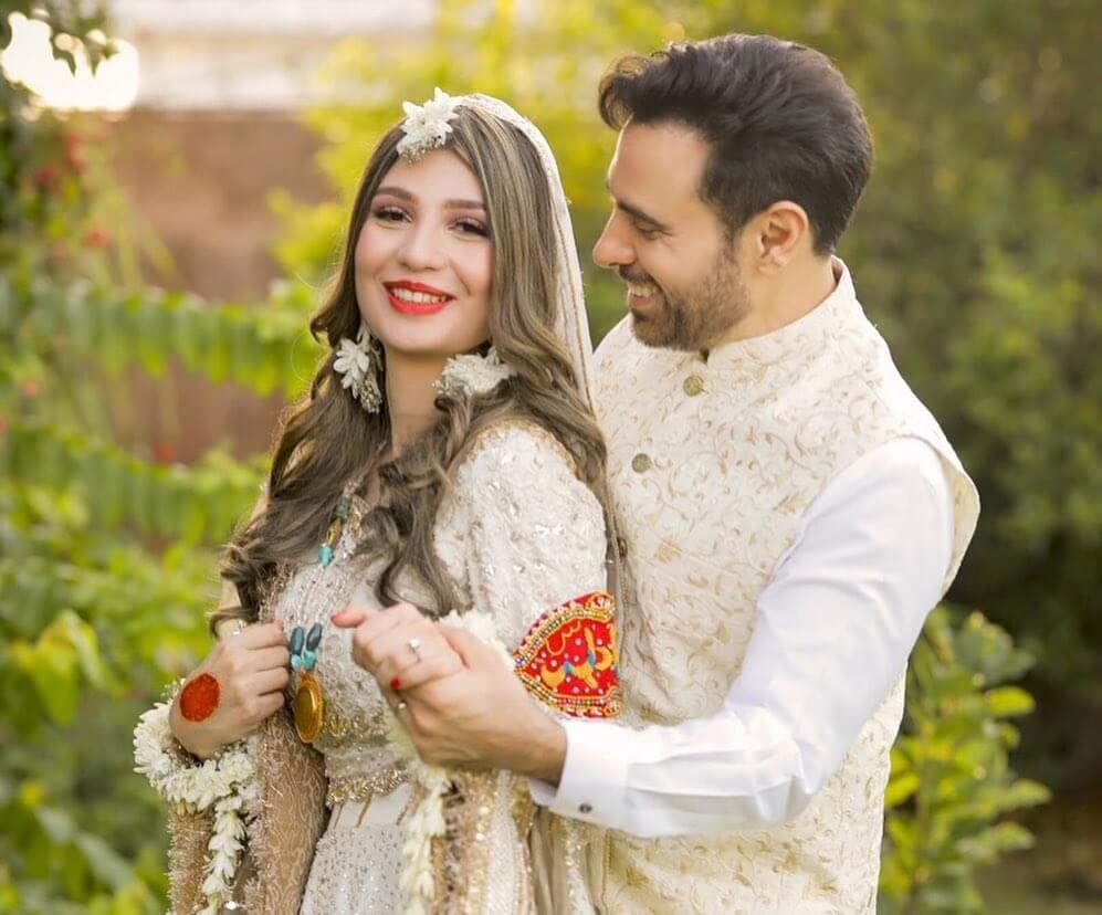 Singer Haroon Rashid & Farwa Hussain Finally Tie The Knot