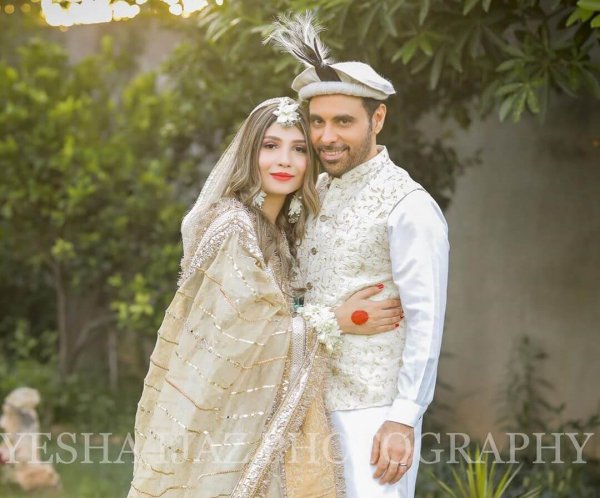 Haroon Rashid trolled for marrying late