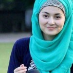 Hania Amir's hijab picture from college days