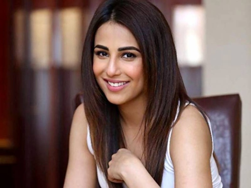 Ushna Shah photoshoot