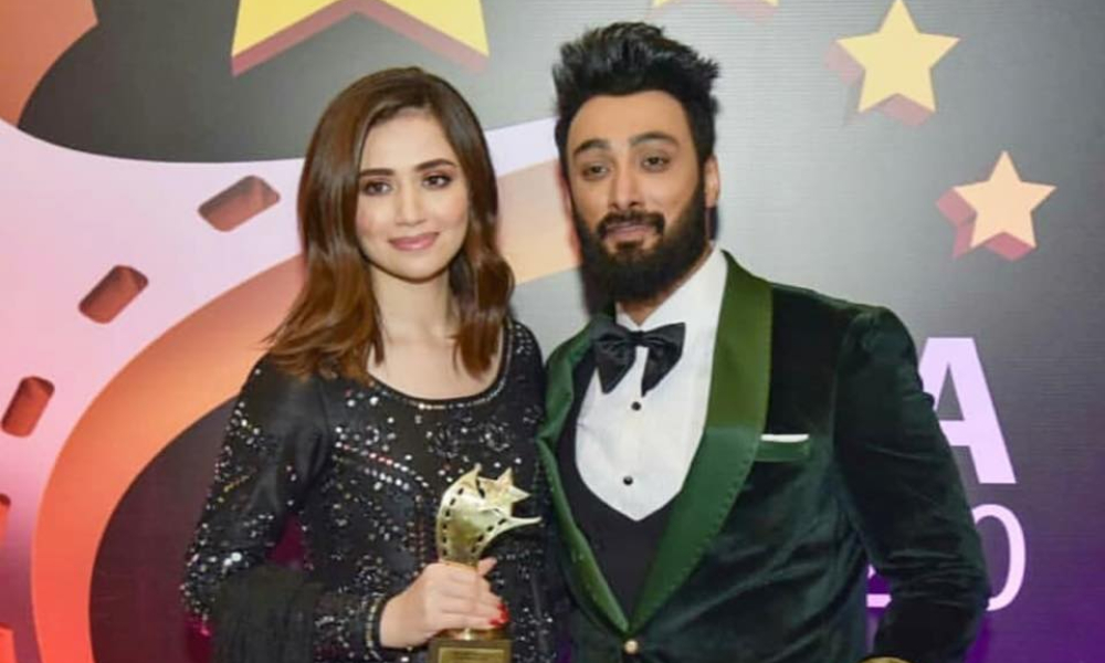 Umair Jaswal Finally Clears 'Relationship Rumors' With Sana Javed. 