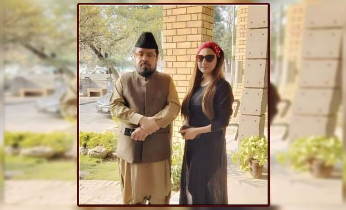 Hareem Shah meets Mufti Qavi