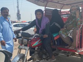 Noor, the young girl who drives rickshaw