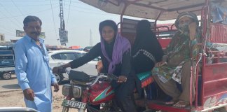 Noor, the young girl who drives rickshaw
