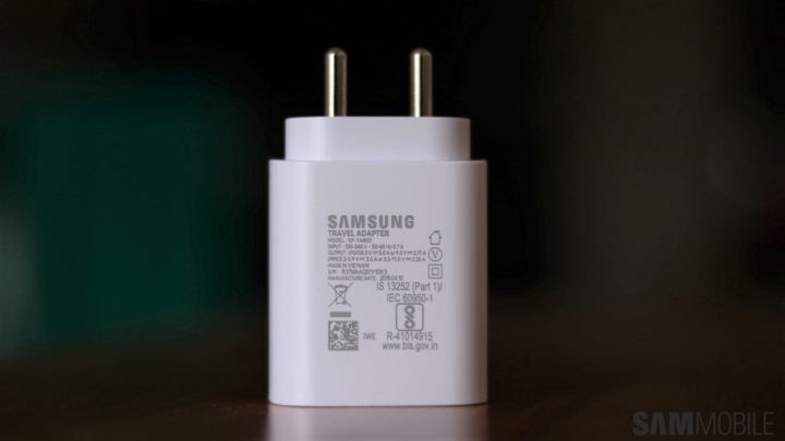 Samsung's S21 mobile charger