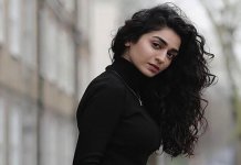 hajra yamin, revealing clothes