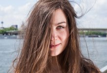 tame static hair